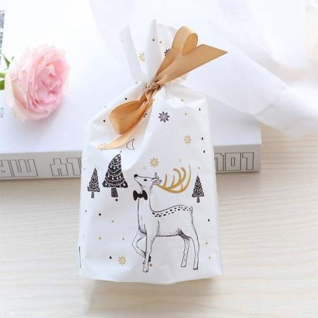 картинка Gift bags Christmas design магазин одежды и аксессуаров являющийся официальным дистрибьютором в России  Gift bags Christmas design