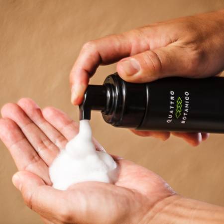 картинка QUATTRO BOTANICO BOTANICAL FACE WASH & SHAVING FOAM MEN shaving Foam and foam wash, 150ml магазин одежды и аксессуаров являющийся официальным дистрибьютором в России  QUATTRO BOTANICO BOTANICAL FACE WASH & SHAVING FOAM MEN shaving Foam and foam wash, 150ml