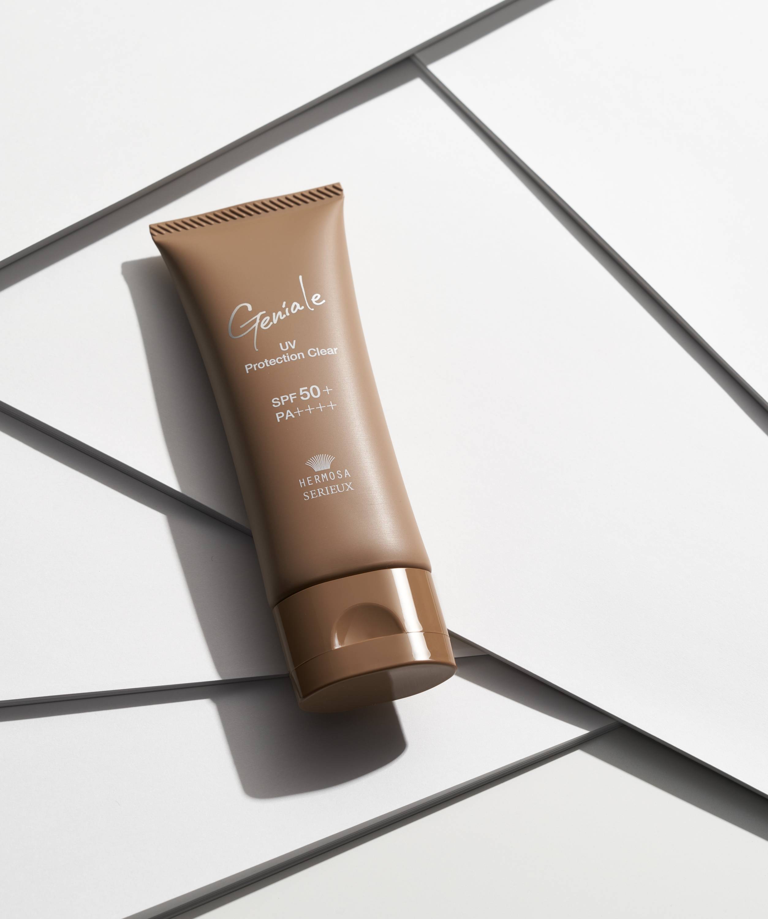 Купить HERMOSA Geniale UV protection Clear Дерматологический солнцезащитный крем SPF 50+, PA ++++, 45 г на 36best.com — фото HERMOSA Geniale UV protection Clear Дерматологический солнцезащитный крем SPF 50+, PA ++++, 45 г - фото