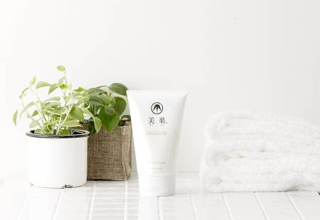 картинка BI-SU Body Cream body Cream with exractor swallow nest 200gr магазин одежды и аксессуаров являющийся официальным дистрибьютором в России  BI-SU Body Cream body Cream with exractor swallow nest 200gr