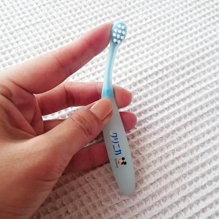 картинка LION Children's toothbrush Clinica Kid, 0-2 years магазин одежды и аксессуаров являющийся официальным дистрибьютором в России  LION Children's toothbrush Clinica Kid, 0-2 years