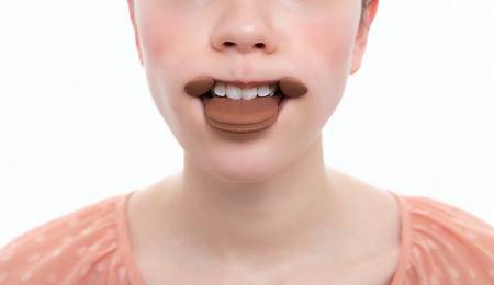 Kojitto Happy Face Trainer Hard Trainer to exercise the muscles of the face around the mouth, "a Happy coach"