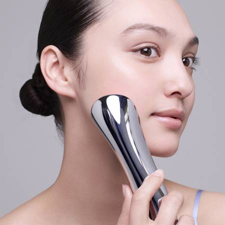 AXXZIA MATE FOR FACE  Powerful device for complex facial and body care