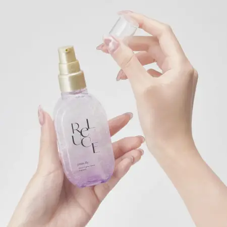 картинка Cosmetex Roland Reluce Glitter Serum Fragrance Radiant body serum with lily fragrance, 80 ml магазин одежды и аксессуаров являющийся официальным дистрибьютором в России  Cosmetex Roland Reluce Glitter Serum Fragrance Radiant body serum with lily fragrance, 80 ml