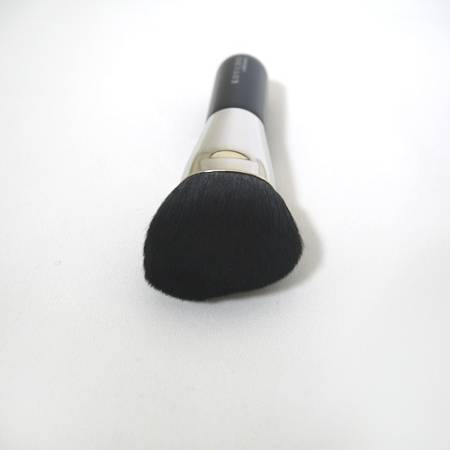 картинка KOYUDO fu-pa12-b Large Angled Powder & Blush Brush black / L face Brush магазин одежды и аксессуаров являющийся официальным дистрибьютором в России  KOYUDO fu-pa12-b Large Angled Powder & Blush Brush black / L face Brush