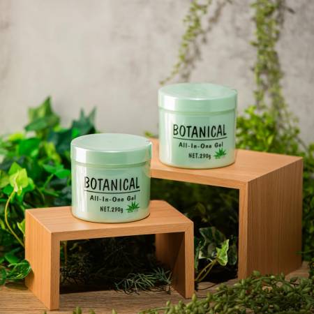 Botanical All-in-One Gel Aloe Cool Refreshing moisturizing gel based on aloe juice, 290 g