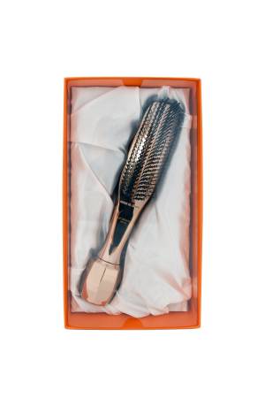 The Brashu Revo Multifunctional comb for washing the scalp, massage and styling