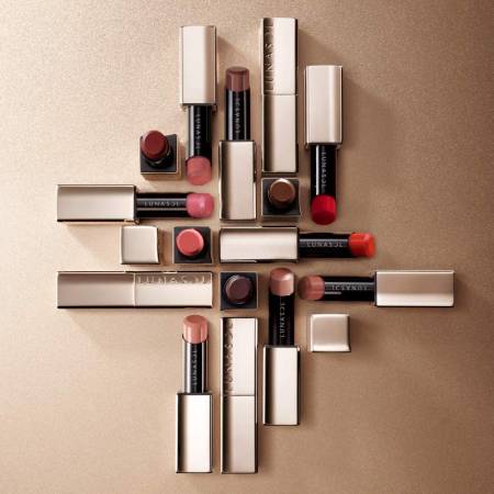 картинка KANEBO LUNASOL Plump Mellow Lips, 3,8 g магазин одежды и аксессуаров являющийся официальным дистрибьютором в России  KANEBO LUNASOL Plump Mellow Lips, 3,8 g