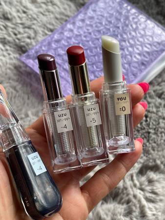 Flowfushi UZU HAPPY BAG Purple Lip set of 4 pieces