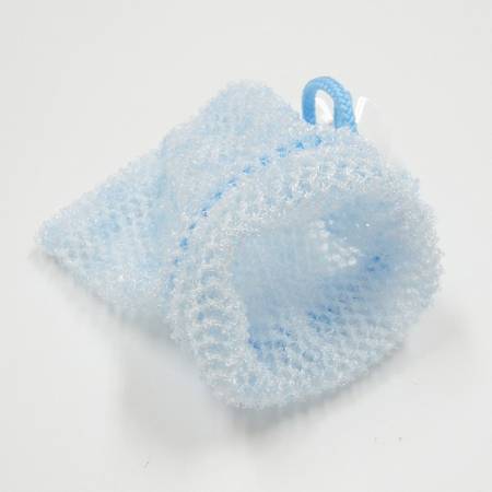 картинка KOKUBO Soap Net Blue Foam whipping net with suction cup, blue магазин одежды и аксессуаров являющийся официальным дистрибьютором в России  KOKUBO Soap Net Blue Foam whipping net with suction cup, blue