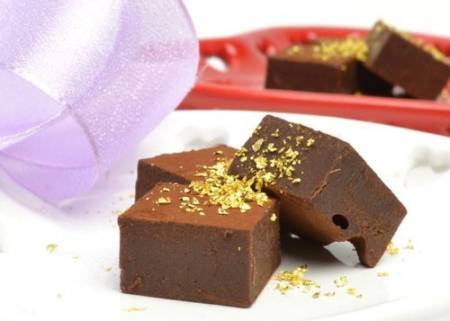 Japanese Skincare - Buy Edible gold leaf Online from Japan | 36Best Kawai Edible gold leaf