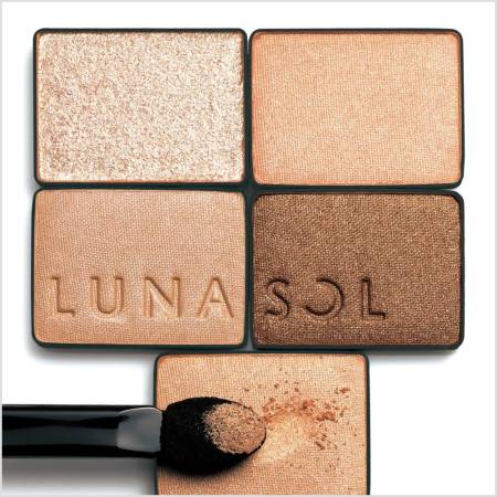 картинка Kanebo Lunasol Skin Modeling Eyes Eyeshadow магазин одежды и аксессуаров являющийся официальным дистрибьютором в России  Kanebo Lunasol Skin Modeling Eyes Eyeshadow