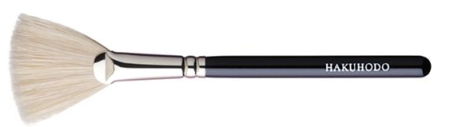 картинка Hakuhodo Fan Brush J7012 магазин одежды и аксессуаров являющийся официальным дистрибьютором в России  Hakuhodo Fan Brush J7012