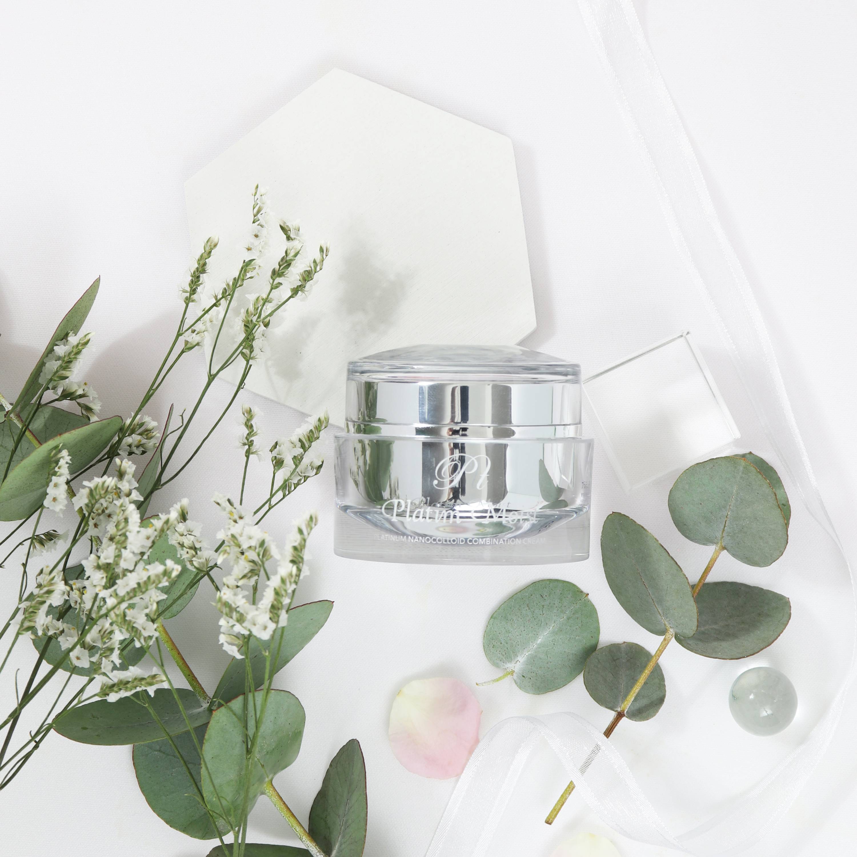 BiEST PLATIM MOIST - antioxidant cream that activates skin cells, 30 g