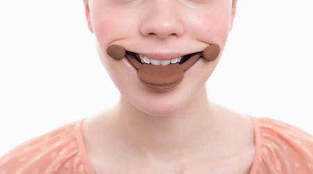 Kojitto Happy Face Trainer Hard Trainer to exercise the muscles of the face around the mouth, "a Happy coach"