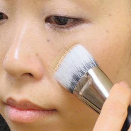 картинка KOYUDO fu-pa09-b Large Foundation Brush Black / L face Brush магазин одежды и аксессуаров являющийся официальным дистрибьютором в России  KOYUDO fu-pa09-b Large Foundation Brush Black / L face Brush