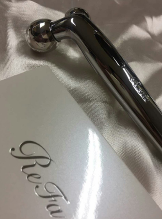 картинка MTG ReFa S Carat massager lifting for problem areas. Model RF-SC1855B магазин одежды и аксессуаров являющийся официальным дистрибьютором в России  MTG ReFa S Carat massager lifting for problem areas. Model RF-SC1855B