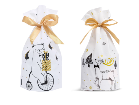 картинка Gift bags Christmas design магазин одежды и аксессуаров являющийся официальным дистрибьютором в России  Gift bags Christmas design
