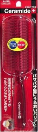 Brush massage to moisturize and soften the hair with a Brush ceramide Ceramide CRM 1000 , Vess