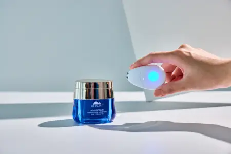 DR PLANT DENDROBIUM AGING-CARE MOISTURE EYE CREAM EX Smart eye cream with extracts of Alpine plants+EMS massager, 20 g