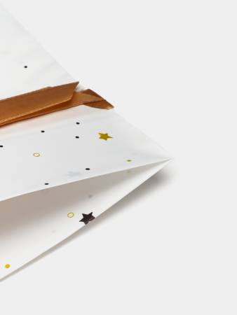 картинка Gift bags Christmas design магазин одежды и аксессуаров являющийся официальным дистрибьютором в России  Gift bags Christmas design