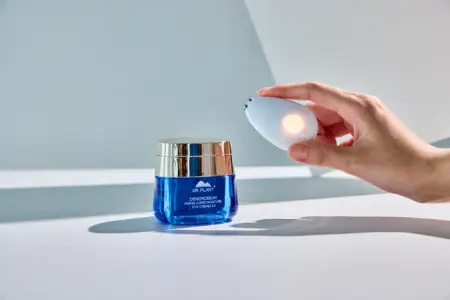 DR PLANT DENDROBIUM AGING-CARE MOISTURE EYE CREAM EX Smart eye cream with extracts of Alpine plants+EMS massager, 20 g